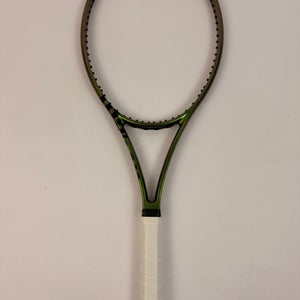 Wilson Blade 98 16x19 V8, 4 1/4 Excellent 9.5/10