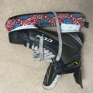 2018 CCM Tacks 9060 Hockey Skates Regular Width   10 (Used)