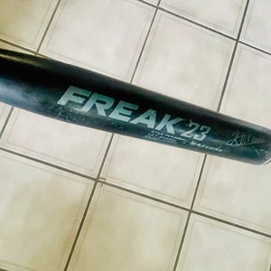 34”/26oz Miken Freak KP23 Composite Bat