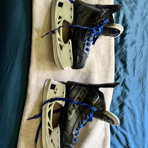 2024 CCM JetSpeed FT675 Hockey Skates Regular Width Size 3.5 (Used)