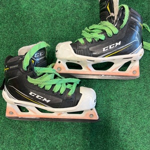 Intermediate CCM Tacks 9080 Hockey Goalie Skates (Regular) Size 4.5 (Used)