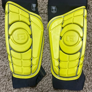 Unisex Medium G-Form Shin Guards (Used)