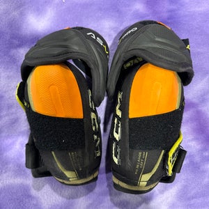 Junior Large CCM Tacks AS-V Pro Elbow Pads (Used)