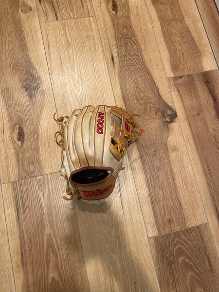 Wilson RH Infield A2000 Baseball Glove 11.5" (Used)