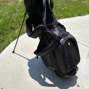 Men's Standing 7 Pocket Golf Bag (Used)