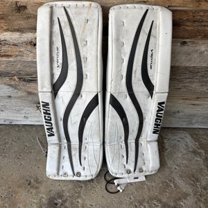 White 28" Junior Vaughn Ventus LT68 Goalie Leg Pads (Used)