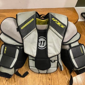 Small / Medium Warrior Ritual X3E Goalie Chest Protector (Used)