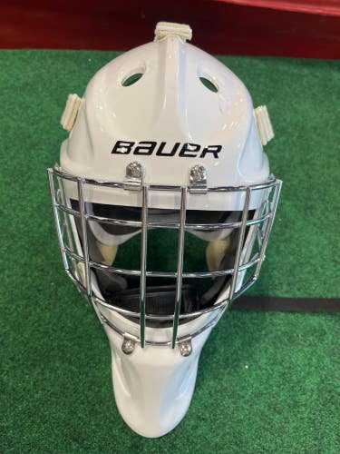 White Bauer 930 Goalie Mask (Used) | M/L 7- 7 1/2