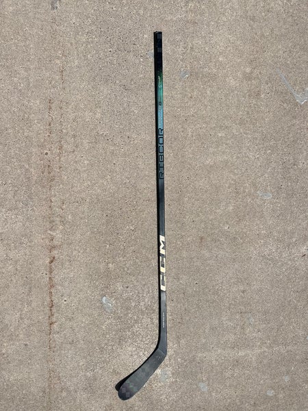 Intermediate CCM JetSpeed FT6 Pro Right P28 Pro Stock (Trigger8 Pro wrap - Used 7 of 7).