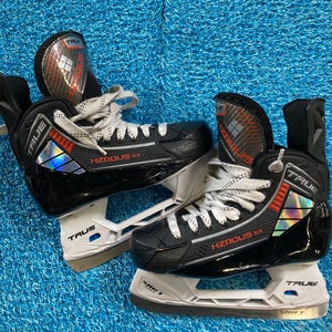 Intermediate True HZRDUS 5X Hockey Skates Regular Width Size 4 (Used)