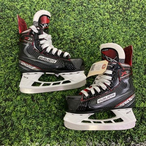 MINT CONDITION Youth Bauer Vapor X2.7 Hockey Skates Size 10.5