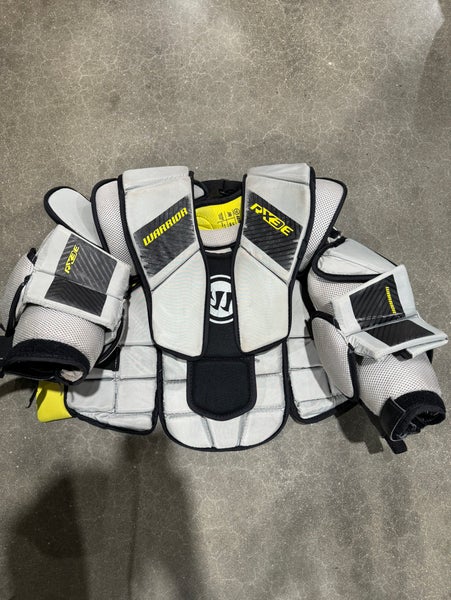 Junior Large/Extra Large Warrior RX3E+ Goalie Chest Protector (Used)