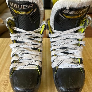 Bauer Supreme M4 Hockey Skates Size 4 (Used)