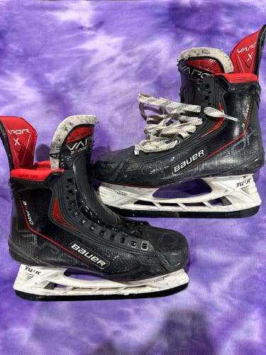 Senior Bauer Vapor 3X Pro Hockey Skates Regular Width 11 (Used)