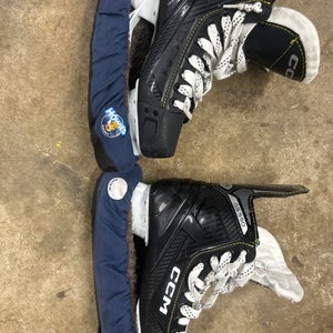 CCM AS-550 Hockey Skates Size 5 (Used)
