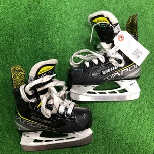 Youth Bauer Vapor 3X Hockey Skates Regular Width 9 (Used)