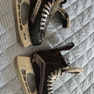 Bauer Vapor X300 Hockey Skates Regular Width 9.5 (Used)