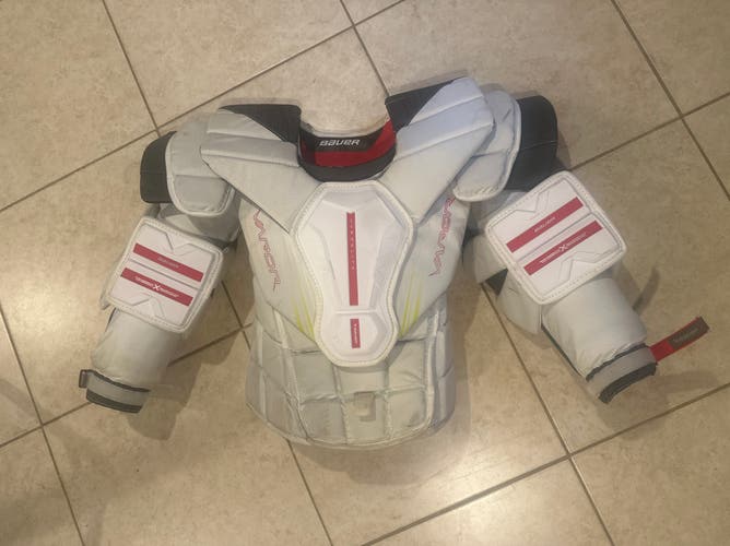 Medium 2025 Bauer Vapor Hyperlite Pro Goalie Chest Protector  (Used)