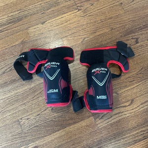 Medium Senior Bauer Vapor X700 Elbow Pads (Used)