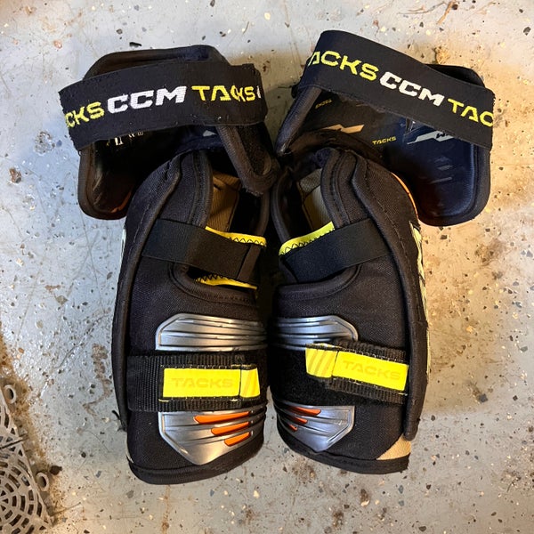 Small Senior CCM Tacks AS-V Pro Elbow Pads  (Used)