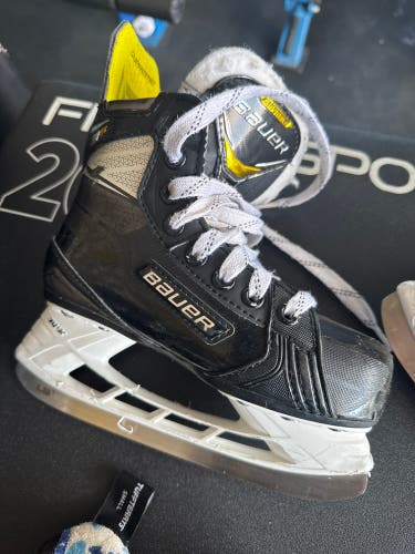Full Youth Hockey Setup, All The Pads And Bauer Hockey Skates Regular Width 13 (Used)