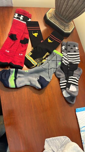 Men's Under Armour socks - bundle of 4 pairs