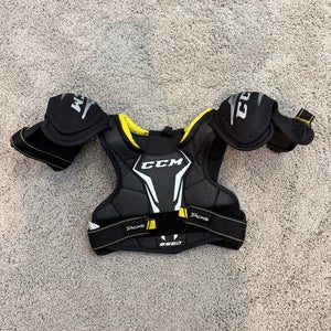 Youth Large CCM Tacks 9550 Shoulder Pads (Used)