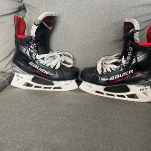 Bauer Vapor X4 Hockey Skates  7 (Used)