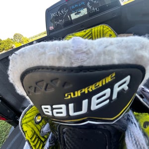 Bauer Supreme M30 Hockey Skates Regular Width 6.5 (Used)