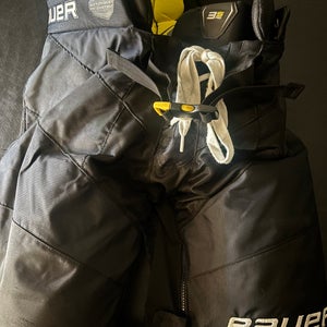 Large Junior Bauer Supreme 3S Pro Hockey Pants (Used)