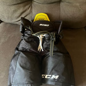 Junior Small CCM Tacks 9060 Hockey Pants (Used)