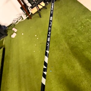 Fujikura Ventus Blue 5R Shaft Regular Flex Shaft (New) with Taylormade Tip.