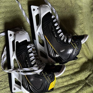 CCM Tacks Pro Hockey Goalie Skates Regular Width 8.5 (Used)