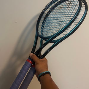 2025 HEAD Gravity Tour racket