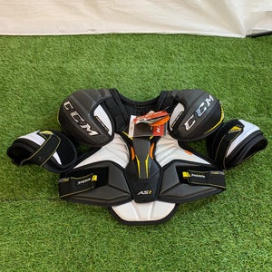 Medium Senior CCM Super Tacks AS1 Shoulder Pads (New)
