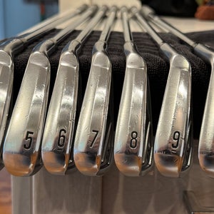 Men's Srixon ZX5/ZX7 MK II Right Handed Iron Combo Set X-Stiff Flex Steel Shaft (Used)