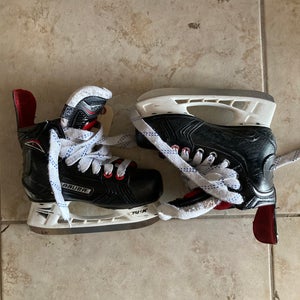 Youth Bauer Vapor 1X Hockey Skates Extra Wide Width 13.5 (Used)