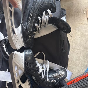 2024 Bauer Regular Width  8.5 (Used) Supreme Matrix Hockey Skates