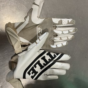 Used Battle Sports FOOTBALL GLOVES FB Gloves White M/L 11614-S000216181