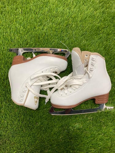 White Jackson Ultima Mystique Figure Skates | Youth Size 7