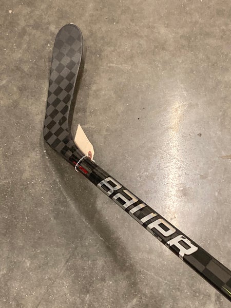 Used Senior Bauer Vapor Hyperlite 2 Right Handed Hockey Stick P28