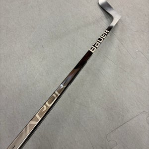 Senior Bauer Vapor Hyperlite Hockey Stick Left Hand P28 (64")