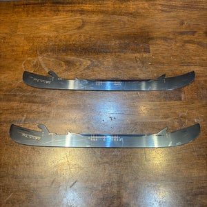 Bauer Fly-Ti 272 mm (Used) Very Good Condition