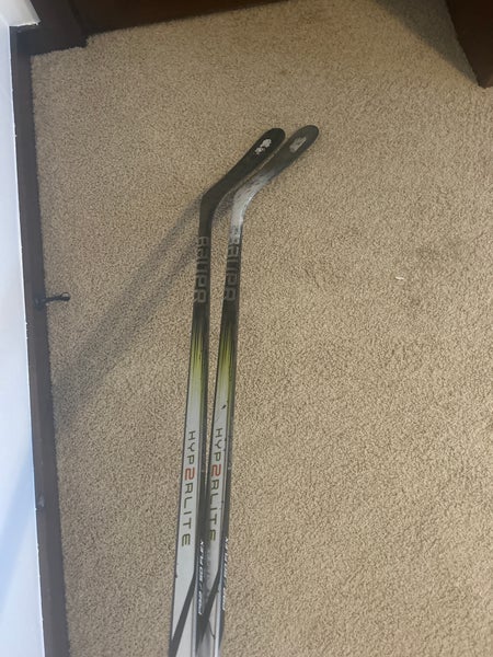 Intermediate Bauer Hyperlite 2 Right Handed Hockey Stick P28  (Used)