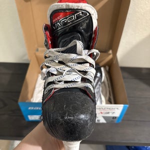 Bauer Vapor X3.7 Hockey Skates Regular Width  Size 4.5 (Used)