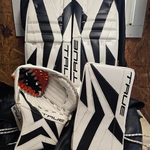 34+2 True Catalyst 9X3 Regular Goalie Full Set (Used)