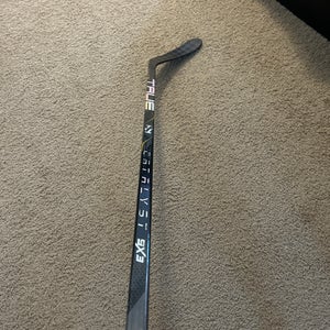 Junior True Catalyst 9X Right Handed Hockey Stick P28  (Used)