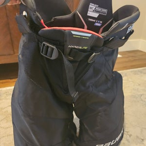 Intermediate Medium Bauer Vapor Hyperlite Hockey Pants (Used)