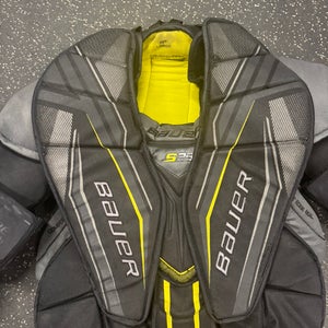 Large Bauer Supreme s29 Goalie Chest Protector (Used)