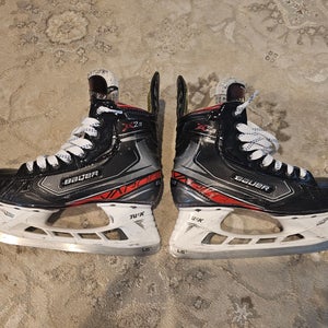 Bauer Vapor X2.9 Hockey Skates Regular Width Size 4 (Used)